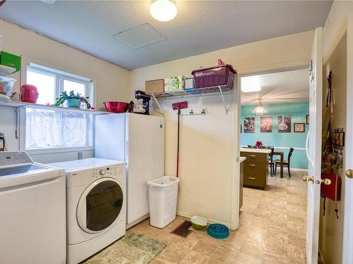 5067 Pybus St, Port Alberni, BC - Indoor Photo Showing Laundry Room