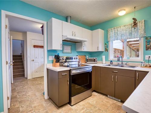 5067 Pybus St, Port Alberni, BC - Indoor Photo Showing Kitchen With Double Sink