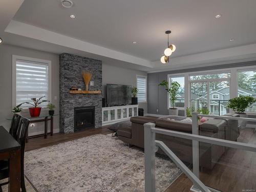 5814 Linley Valley Dr, Nanaimo, BC - Indoor Photo Showing Living Room With Fireplace