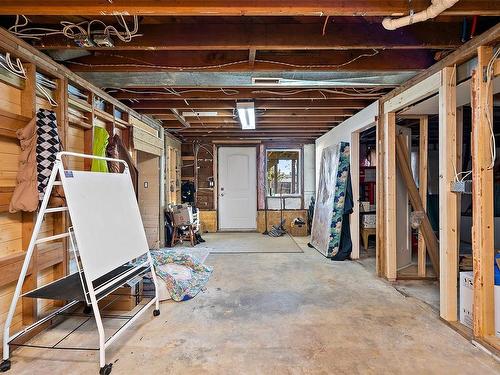 420 Bay Ave, Parksville, BC - Indoor Photo Showing Basement