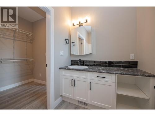 2508 Shuswap Avenue Unit# 8, Lumby, BC - Indoor Photo Showing Bathroom
