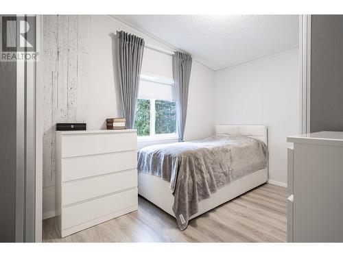 338 Howards Road, Vernon, BC - Indoor Photo Showing Bedroom