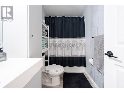 338 Howards Road, Vernon, BC - Indoor Photo Showing Bathroom