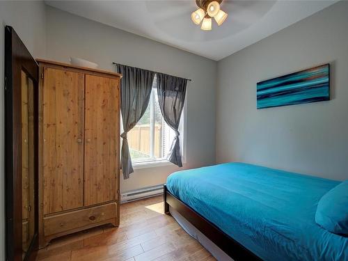 371 Lakewood Road, Vernon, BC - Indoor Photo Showing Bedroom