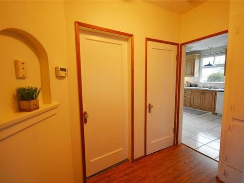 416 Tennis Street, Penticton, BC - Indoor Photo Showing Other Room