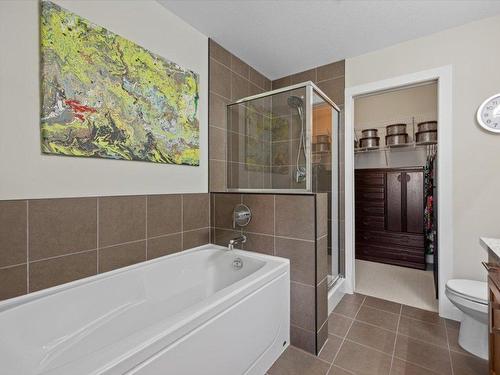 410-3220 Skyview Lane, West Kelowna, BC - Indoor Photo Showing Bathroom