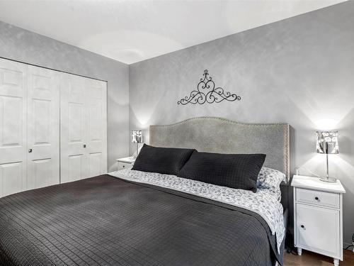 3910 Beach Avenue, Peachland, BC - Indoor Photo Showing Bedroom
