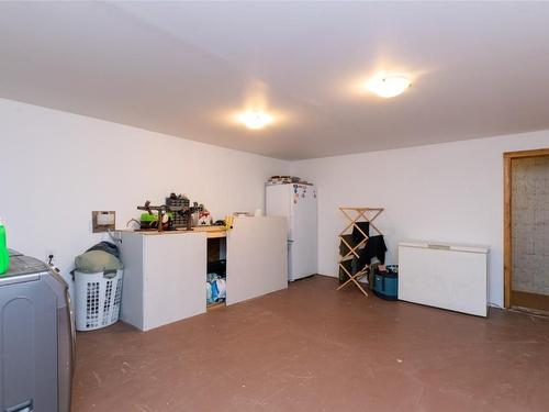 2857 Vickers Trail, Anglemont, BC - Indoor Photo Showing Laundry Room