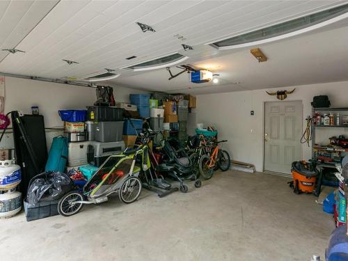 2857 Vickers Trail, Anglemont, BC - Indoor Photo Showing Garage