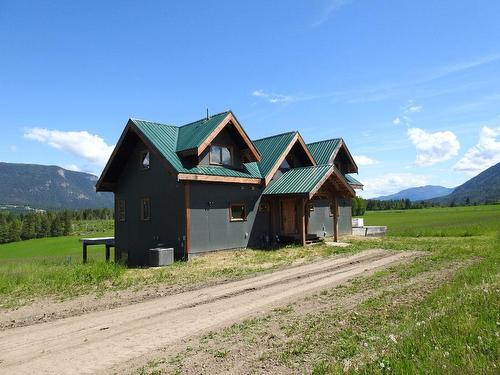 1144 Tappen Valley Road, Tappen, BC - Outdoor