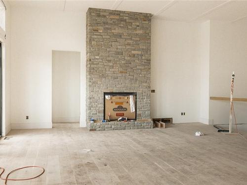 10188 Beacon Hill Drive, Lake Country, BC - Indoor With Fireplace
