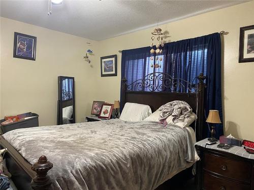 1221 Bx Road, Vernon, BC - Indoor Photo Showing Bedroom