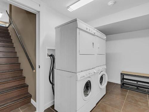 770 Fife Road, Kelowna, BC - Indoor Photo Showing Laundry Room