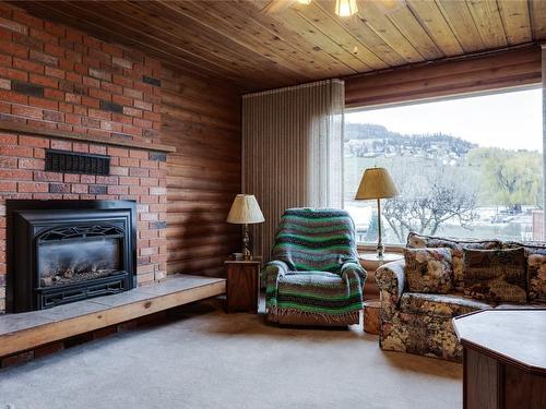 3585 Wiig Road, West Kelowna, BC - Indoor Photo Showing Living Room With Fireplace