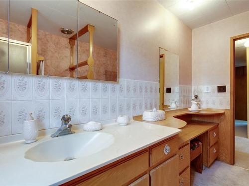 3585 Wiig Road, West Kelowna, BC - Indoor Photo Showing Bathroom