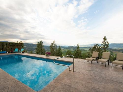 2567 Selkirk Drive, Kelowna, BC - Outdoor With In Ground Pool With View