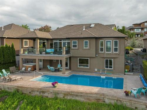 2567 Selkirk Drive, Kelowna, BC - Outdoor With In Ground Pool With Exterior