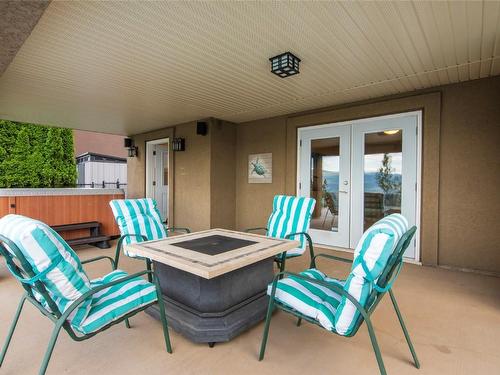 2567 Selkirk Drive, Kelowna, BC - Outdoor With Deck Patio Veranda With Exterior