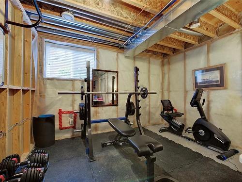2567 Selkirk Drive, Kelowna, BC - Indoor Photo Showing Gym Room