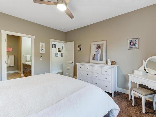 1769 Tower Ranch Drive, Kelowna, BC - Indoor Photo Showing Bedroom