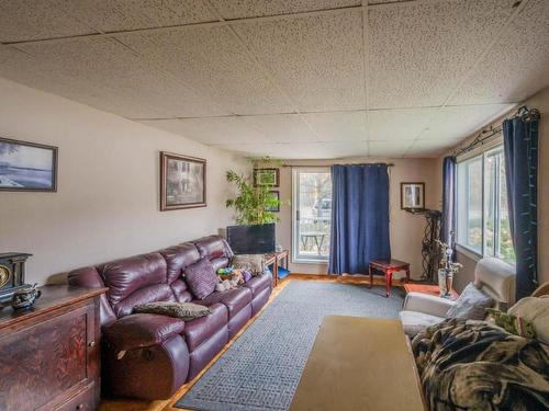 104-1410 Penticton Avenue, Penticton, BC - Indoor Photo Showing Living Room