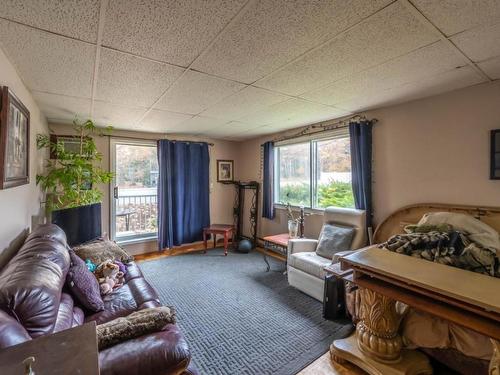 104-1410 Penticton Avenue, Penticton, BC - Indoor Photo Showing Living Room