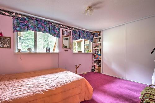 538 North Fork Road, Cherryville, BC - Indoor Photo Showing Bedroom