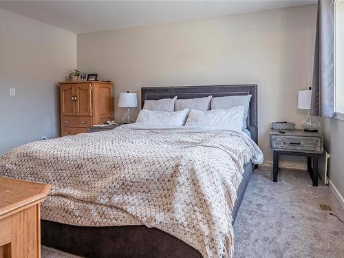 33-4600 Okanagan Avenue, Vernon, BC - Indoor Photo Showing Bedroom