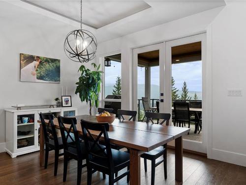 2510 Highlands Drive, Blind Bay, BC - Indoor Photo Showing Dining Room