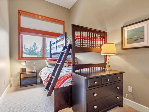 96-9845 Eastside Road, Vernon, BC - Indoor Photo Showing Bedroom