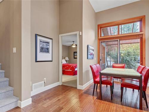 96-9845 Eastside Road, Vernon, BC - Indoor Photo Showing Dining Room