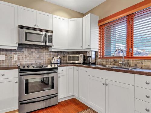 96-9845 Eastside Road, Vernon, BC - Indoor Photo Showing Kitchen With Stainless Steel Kitchen With Double Sink