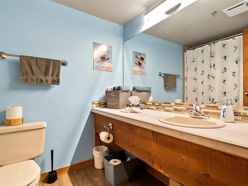 504-7470 Porcupine Road, Big White, BC - Indoor Photo Showing Bathroom