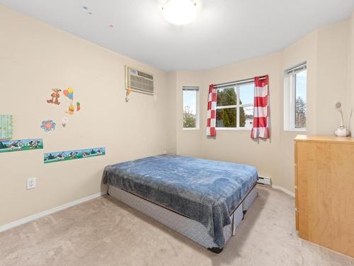 102-482 Westminster Avenue, Penticton, BC - Indoor Photo Showing Bedroom