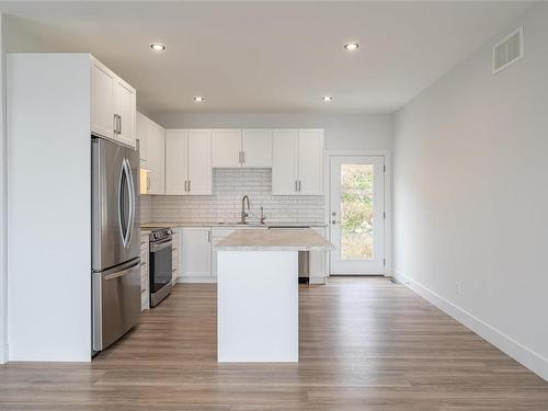 94 Elliott Road, Vernon, BC - Indoor Photo Showing Kitchen With Stainless Steel Kitchen With Upgraded Kitchen