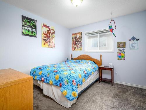 4204 Cascade Drive, Vernon, BC - Indoor Photo Showing Bedroom
