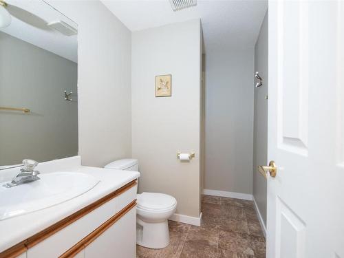 3-4303 27Th Avenue, Vernon, BC - Indoor Photo Showing Bathroom