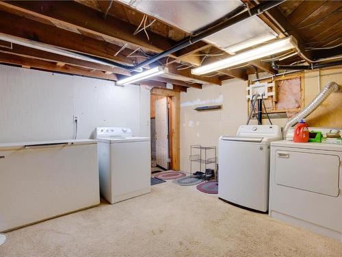 3908 29 Street, Vernon, BC - Indoor Photo Showing Laundry Room