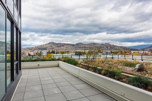 610-1471 St. Paul Street, Kelowna, BC - Outdoor With View
