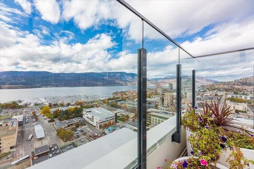 610-1471 St. Paul Street, Kelowna, BC - Outdoor With Body Of Water With View