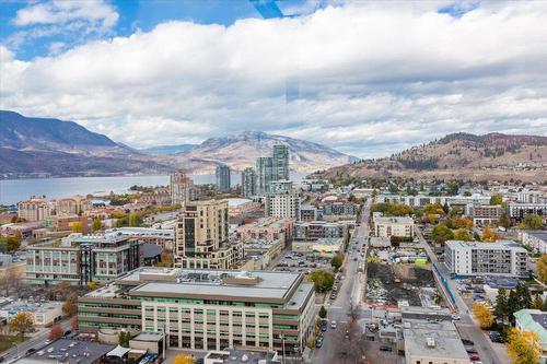610-1471 St. Paul Street, Kelowna, BC - Outdoor With Body Of Water With View