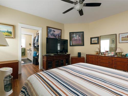 2097 Acorn Crescent, West Kelowna, BC - Indoor Photo Showing Bedroom