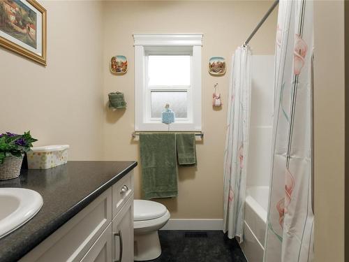 2097 Acorn Crescent, West Kelowna, BC - Indoor Photo Showing Bathroom