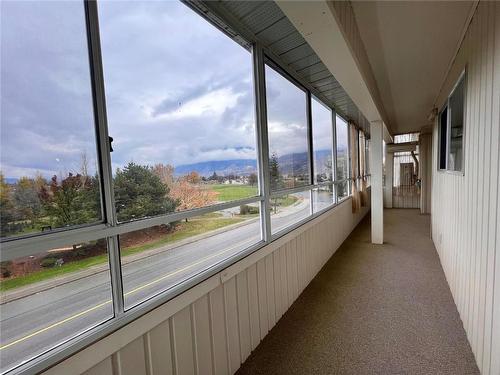 401-195 Warren Avenue, Penticton, BC - Indoor Photo Showing Other Room