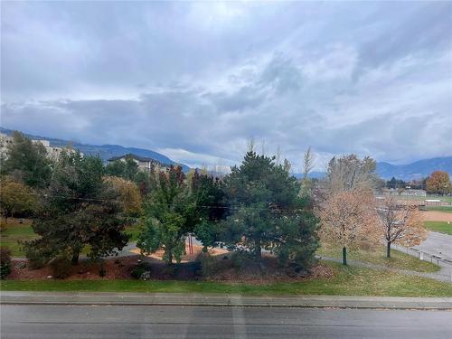 401-195 Warren Avenue, Penticton, BC - Outdoor With View