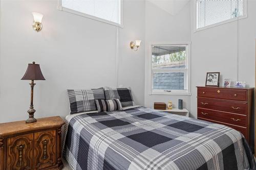 3370 Slater Road, Kelowna, BC - Indoor Photo Showing Bedroom