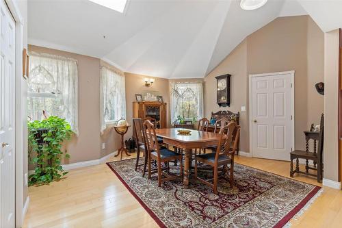 3370 Slater Road, Kelowna, BC - Indoor Photo Showing Dining Room