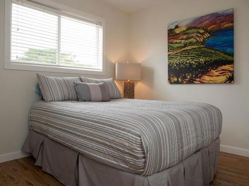 102-394 Vancouver Avenue, Penticton, BC - Indoor Photo Showing Bedroom