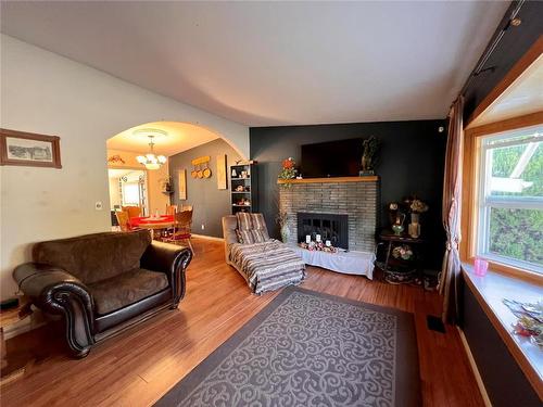 375 Edith Gay Road, Kelowna, BC - Indoor Photo Showing Living Room With Fireplace