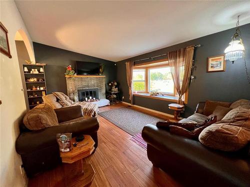 375 Edith Gay Road, Kelowna, BC - Indoor Photo Showing Living Room With Fireplace